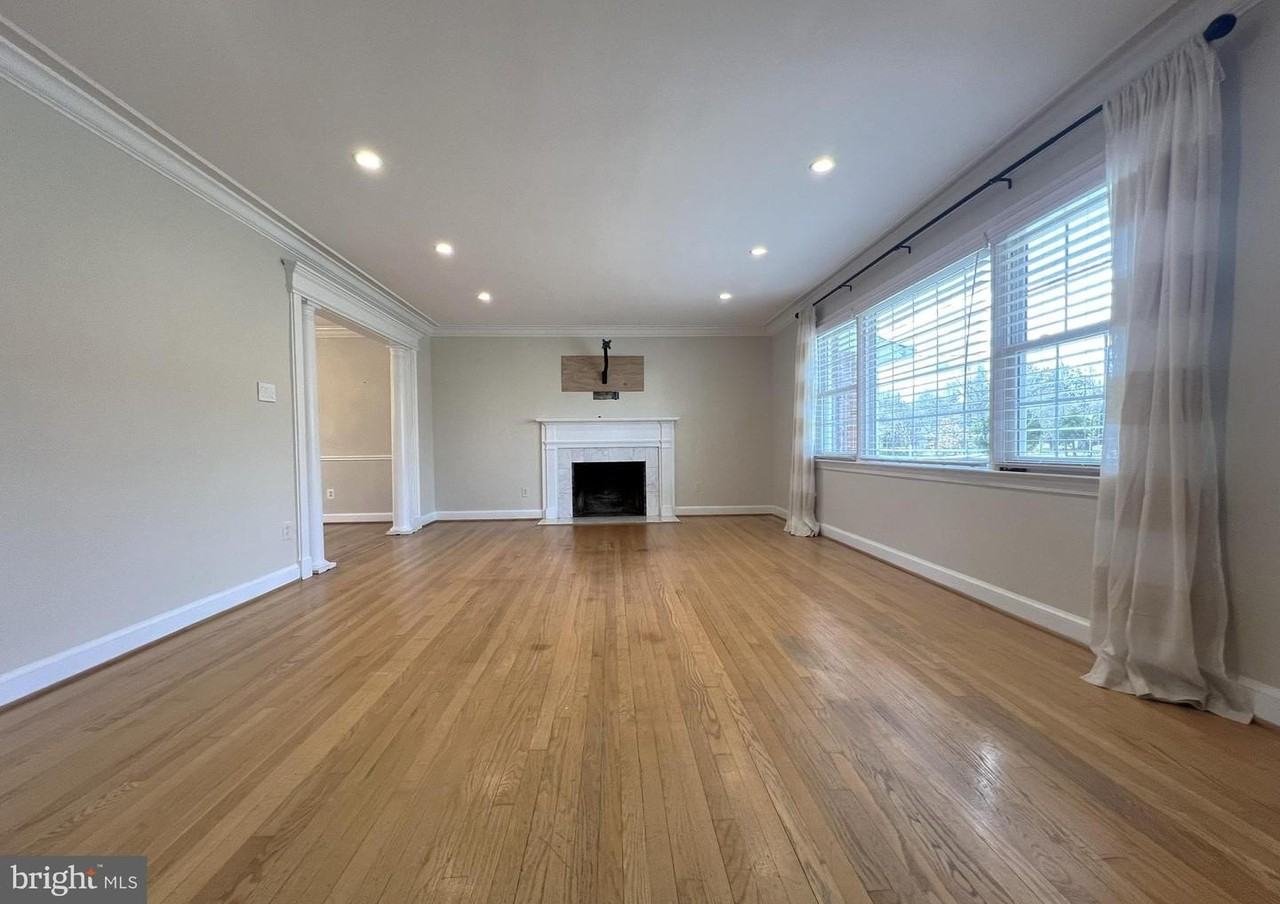 1201 Allendale Rd - Photo 7 of 50