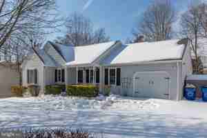 featured image of 11806 Camelot Way