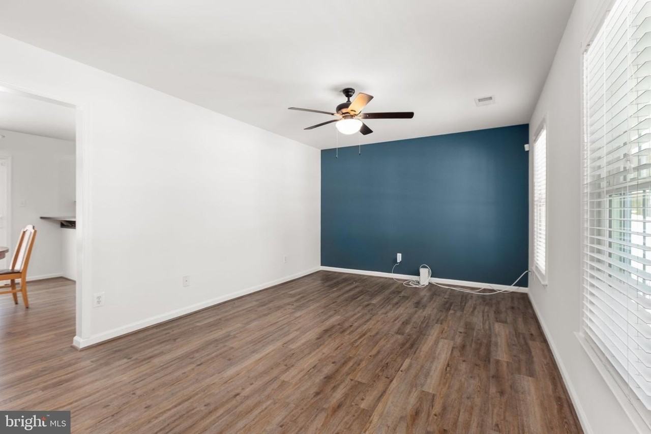 11806 Camelot Way - Photo 4 of 33