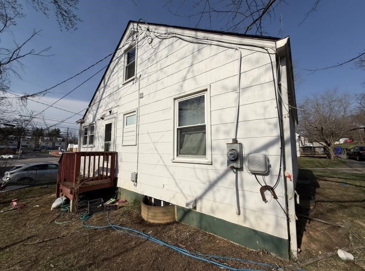 104 Mcdonald St - Photo 4 of 20