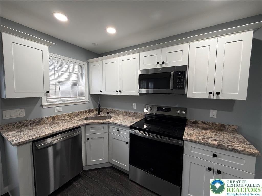 815 Fernhill Ln - Photo 5 of 14