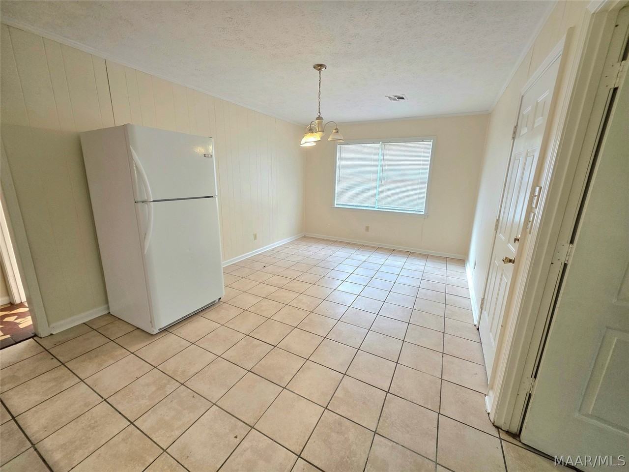 408 Briarbrook Dr - Photo 5 of 13