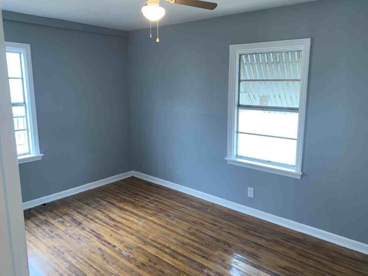 4105 Wilmette Ave - Photo 3 of 10