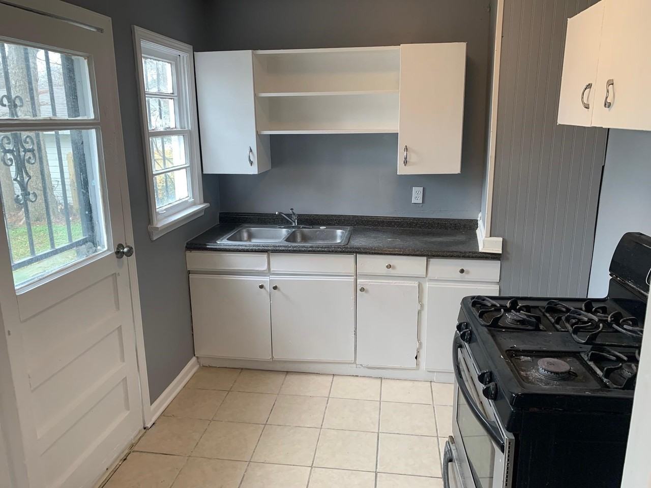 4105 Wilmette Ave - Photo 7 of 10