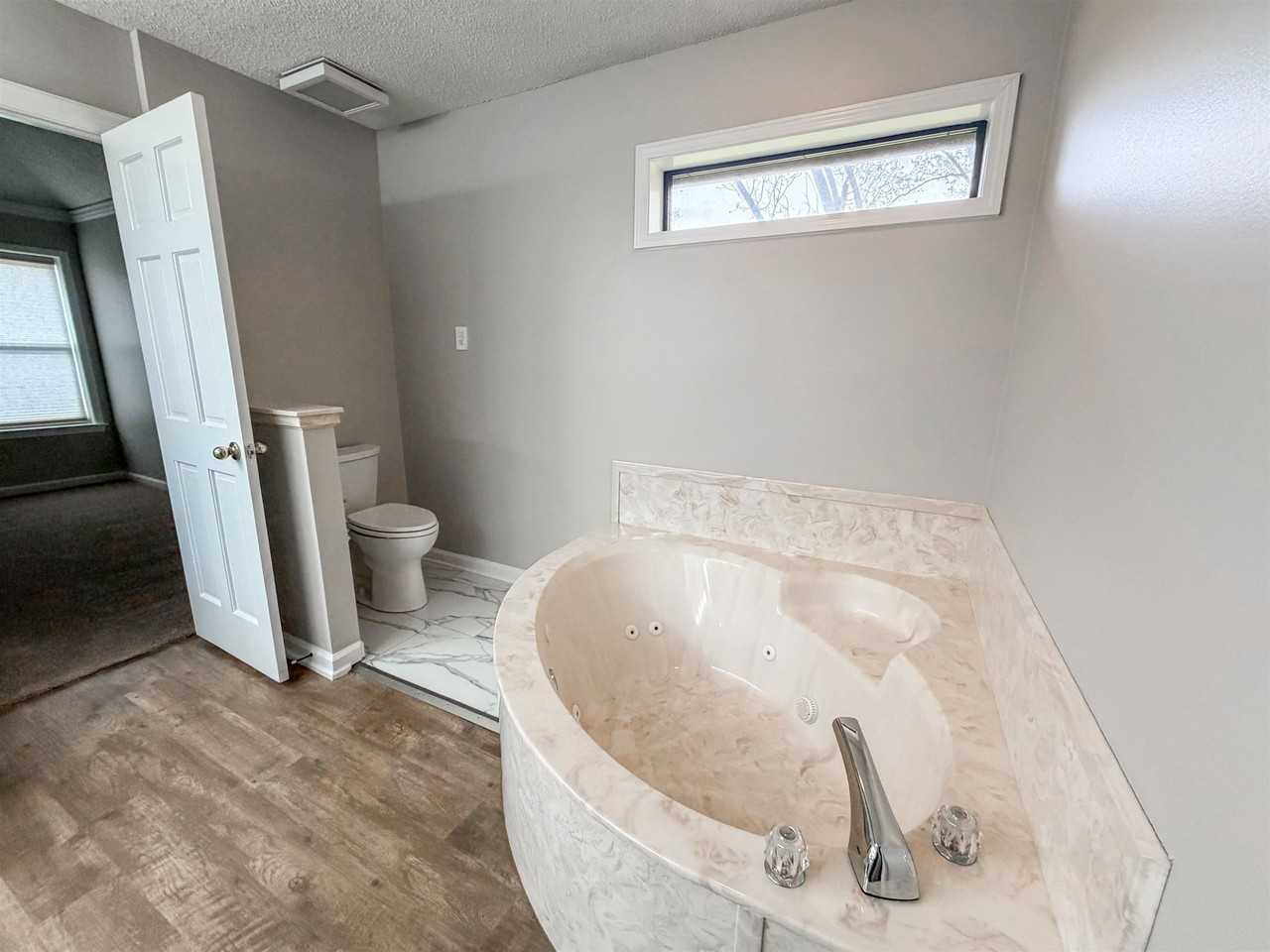 3915 Oak Rd - Photo 2 of 13