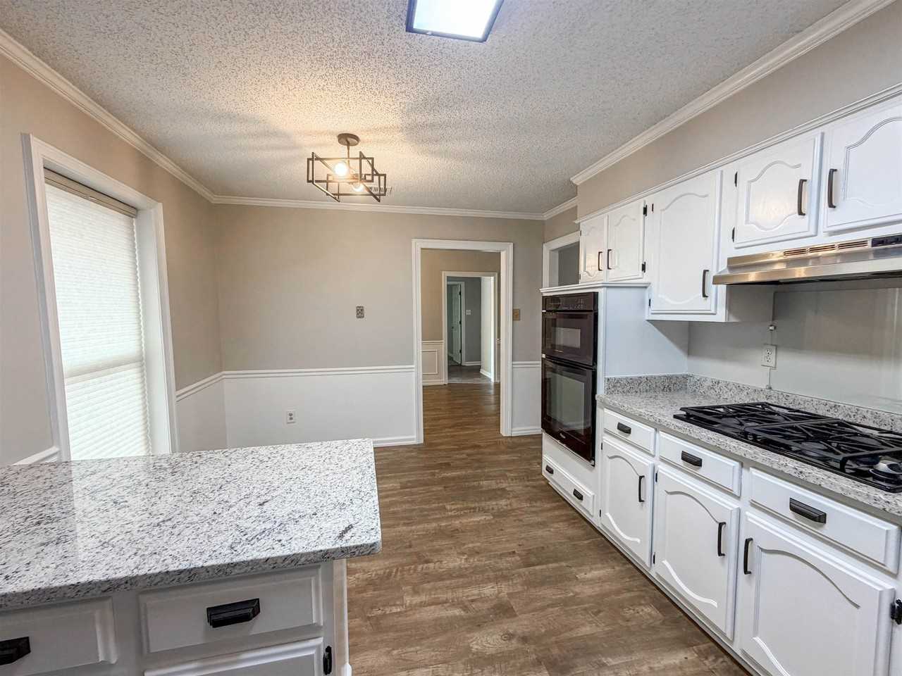 3915 Oak Rd - Photo 4 of 13