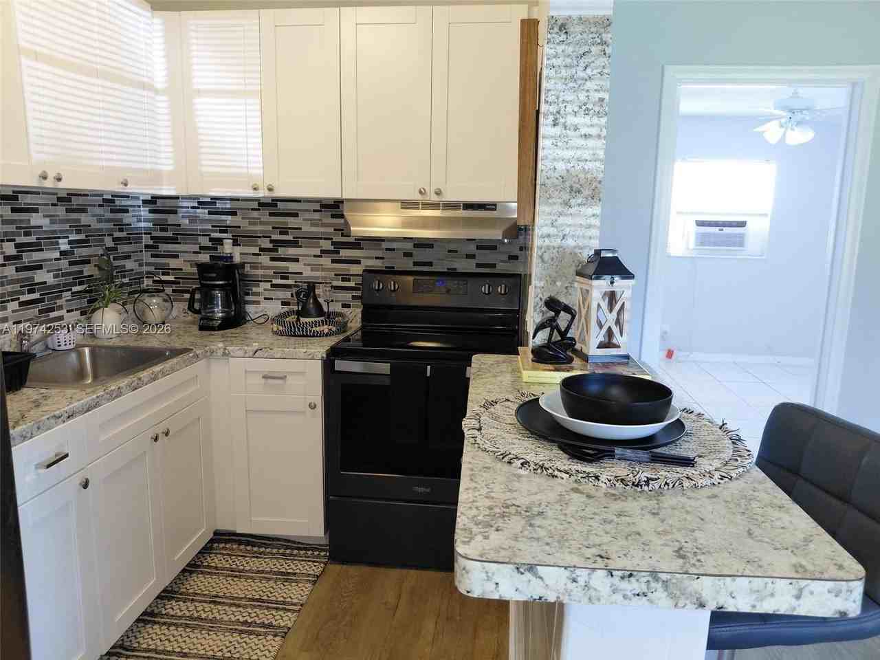 1431 Sw 24th Ct #3 - Photo 2 of 16