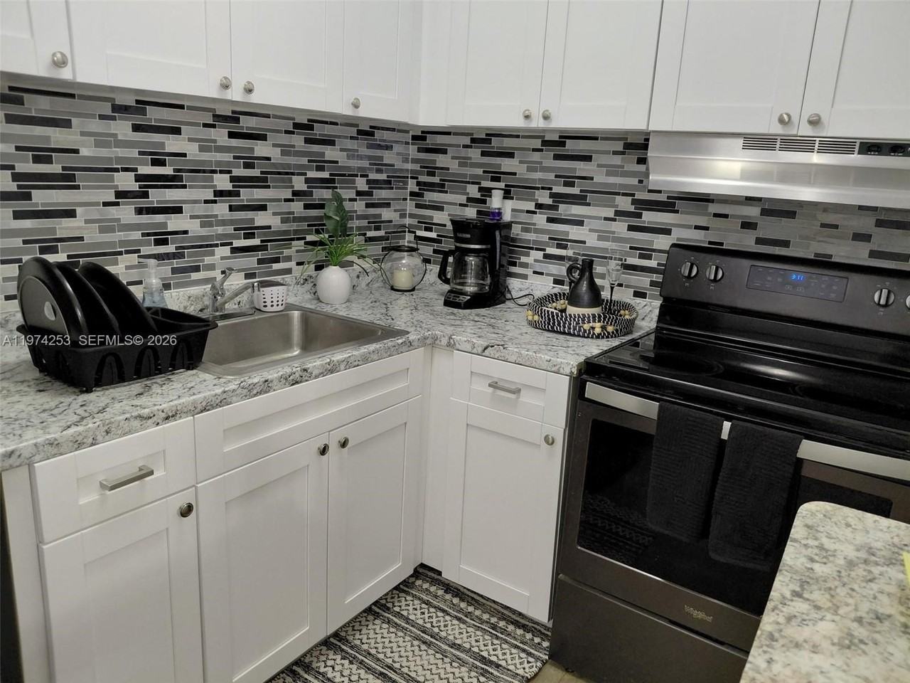 1431 Sw 24th Ct #3 - Photo 4 of 16