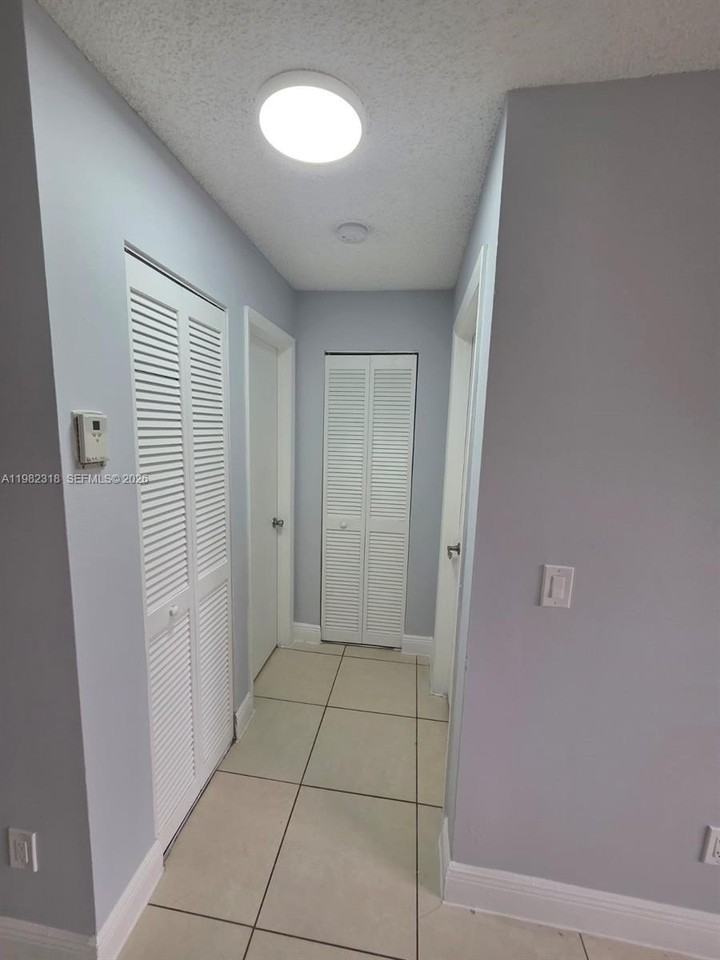 1241 Sw 46th Ave #1006 - Photo 3 of 9