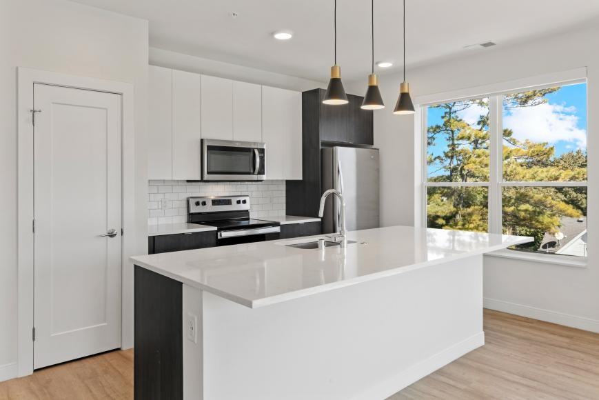 5945 6th Ave - Photo 2 of 10