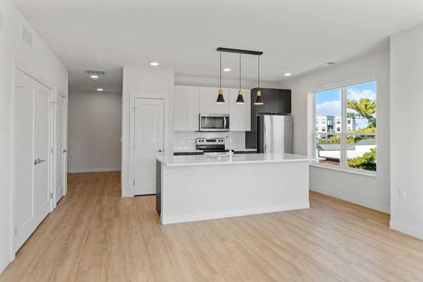 5945 6th Ave - Photo 4 of 10