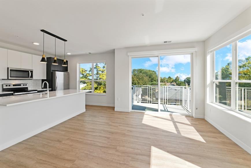 5945 6th Ave - Photo 5 of 10