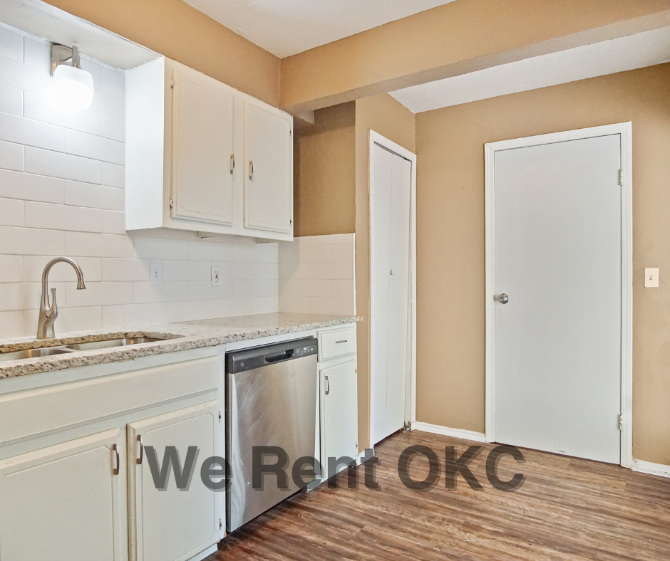 1221 Ne 43rd St #1 - Photo 6 of 29