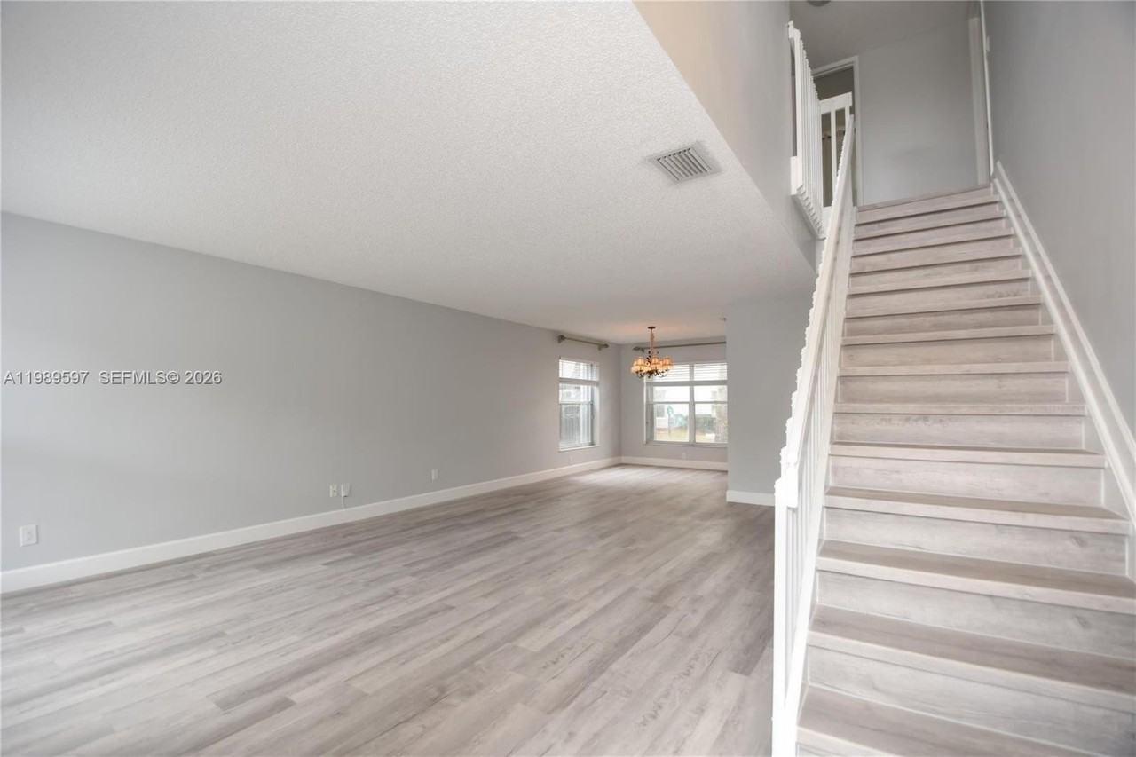 4801 Grapevine Way #4801 - Photo 4 of 32