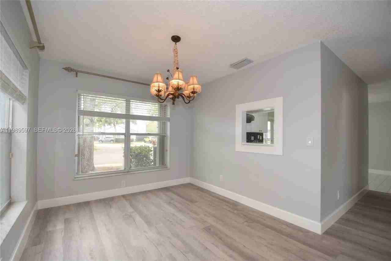 4801 Grapevine Way #4801 - Photo 7 of 32