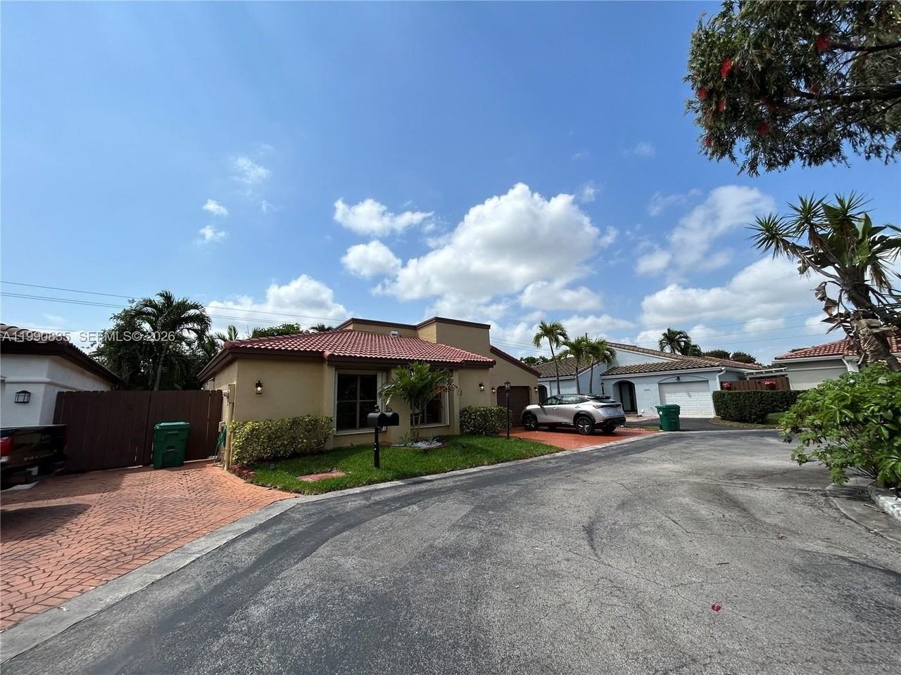 8910 Sw 4th Ln - Photo 4 of 50