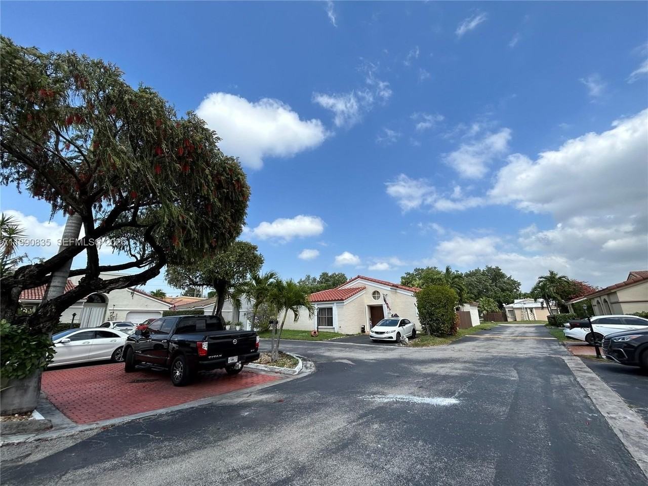 8910 Sw 4th Ln - Photo 6 of 50