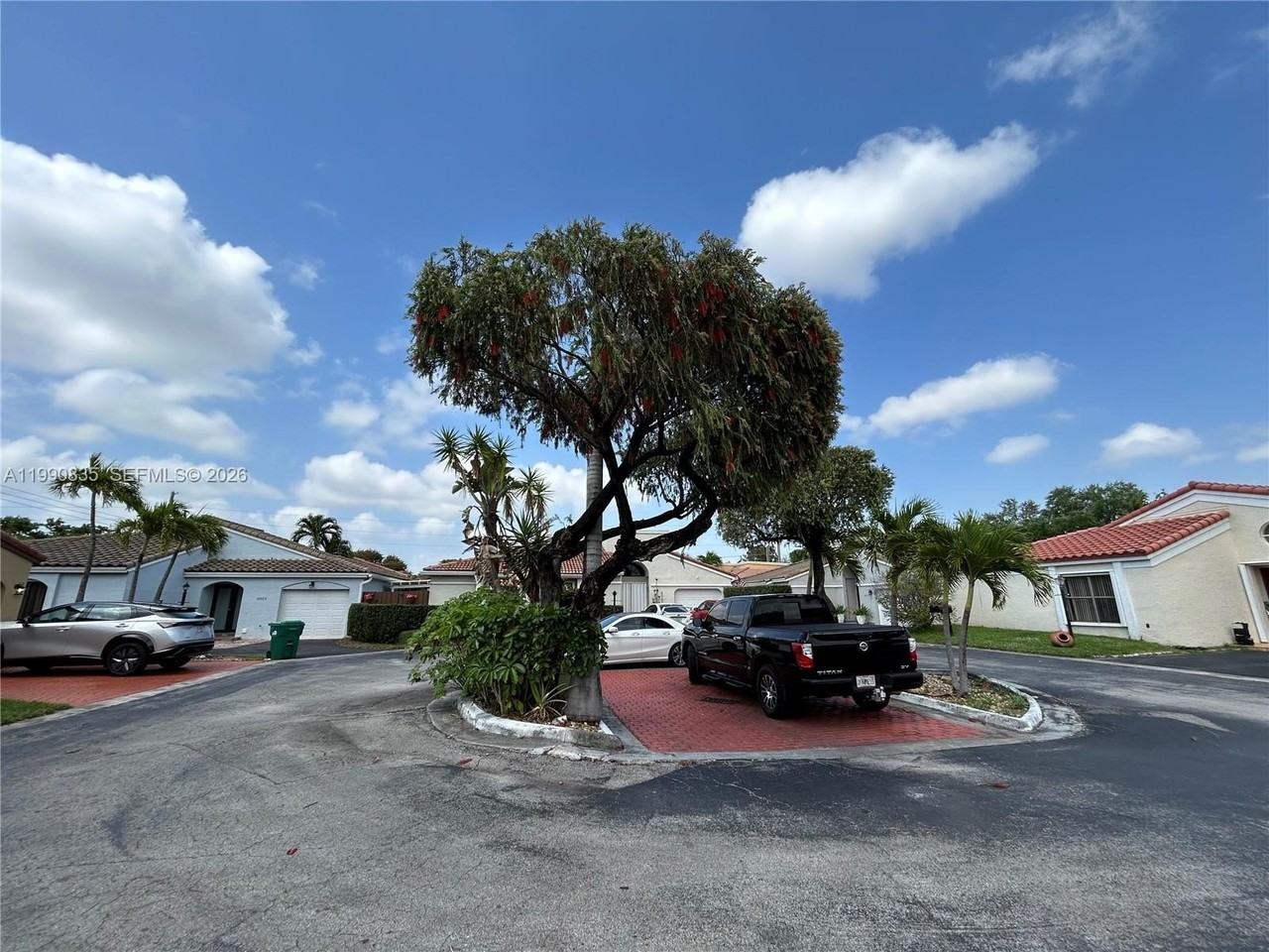 8910 Sw 4th Ln - Photo 7 of 50