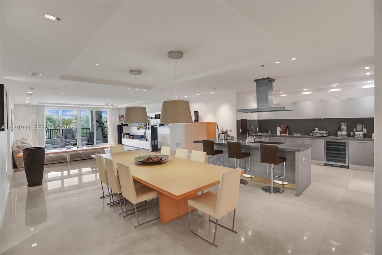 3535 Hiawatha Ave #405 - Photo 5 of 50