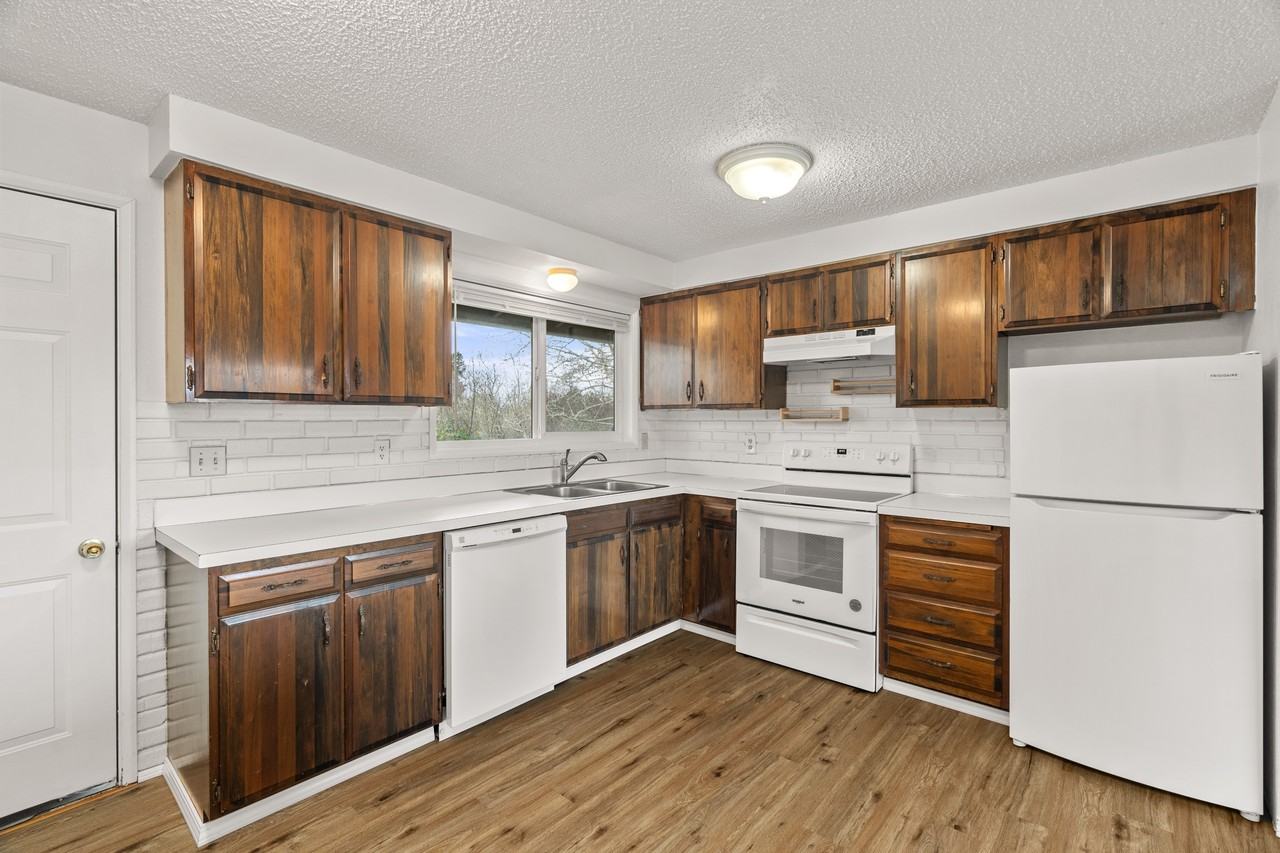 1200 West Huntley Street - Photo 4 of 28