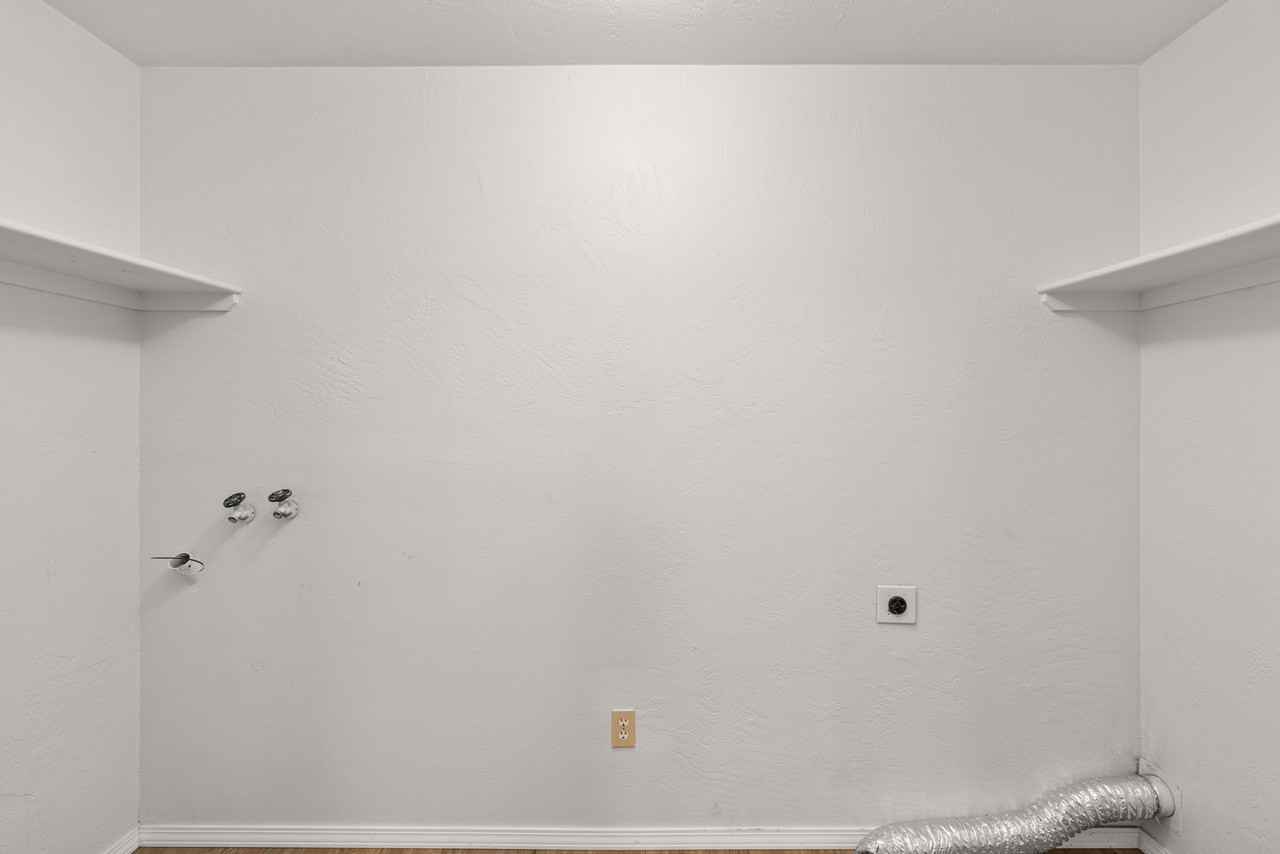 1200 West Huntley Street - Photo 6 of 28