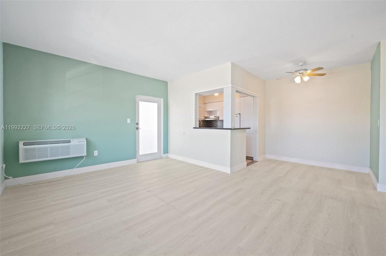 7315 Byron Ave #10 - Photo 5 of 27