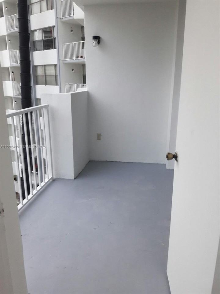 1200 Ne Miami Gardens Dr #504W - Photo 2 of 7