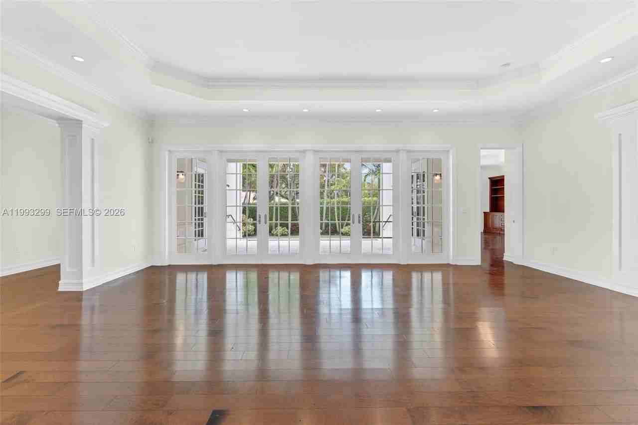 797 Ridgewood Rd - Photo 7 of 50