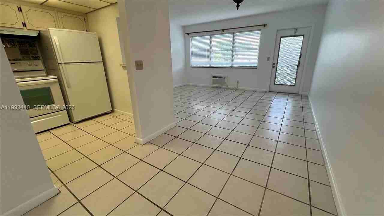 306 Newport T #306 - Photo 2 of 25