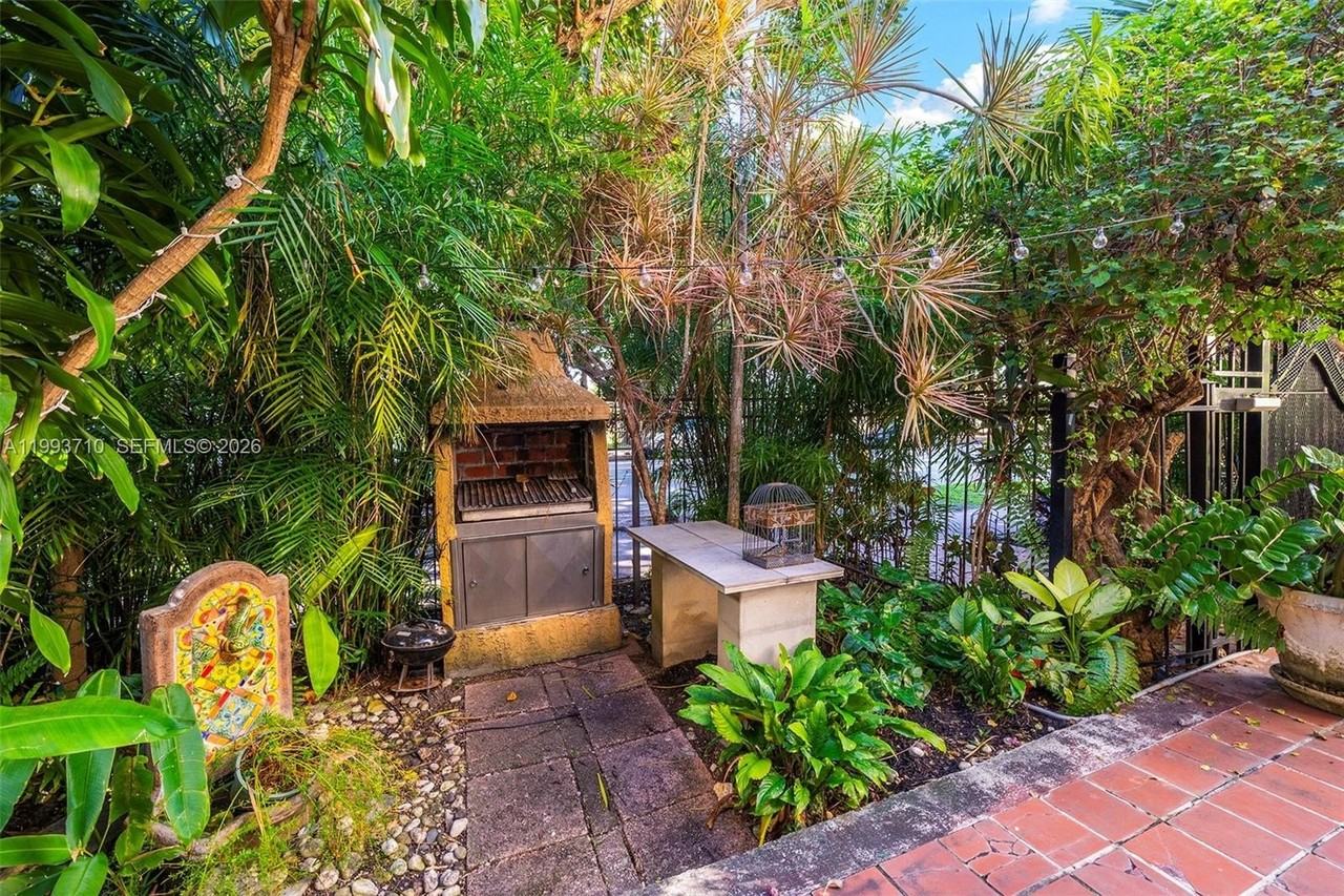 1361 Meridian Ave #4 - Photo 5 of 14