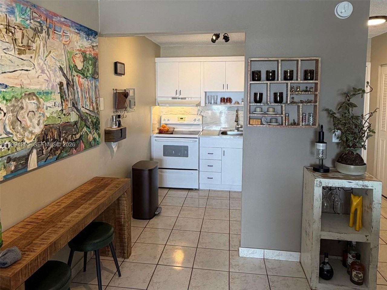 3640 Nw 9th St #505 - Photo 4 of 15
