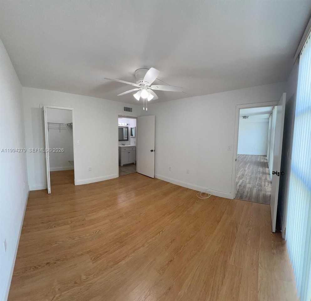 11750 Sw 18th St #422-1 - Photo 4 of 14