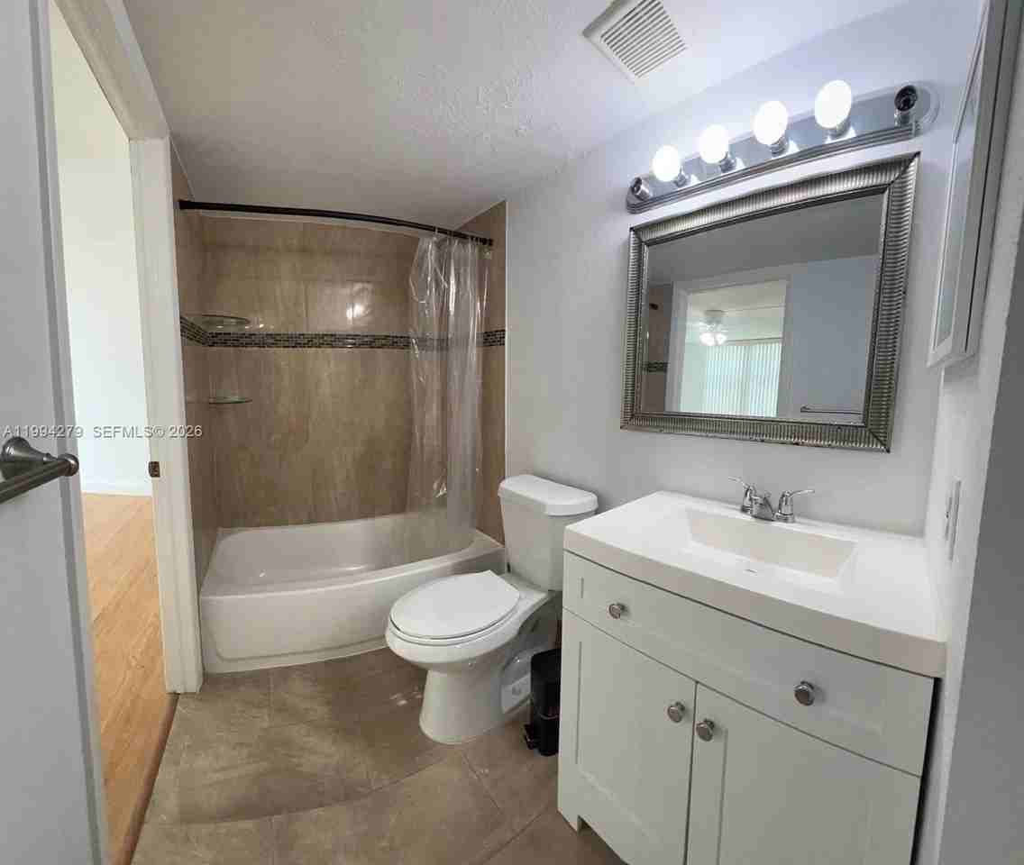 11750 Sw 18th St #422-1 - Photo 7 of 14