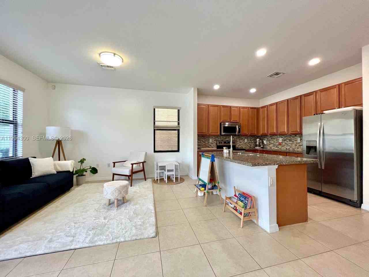 649 Ne 191st St - Photo 7 of 19