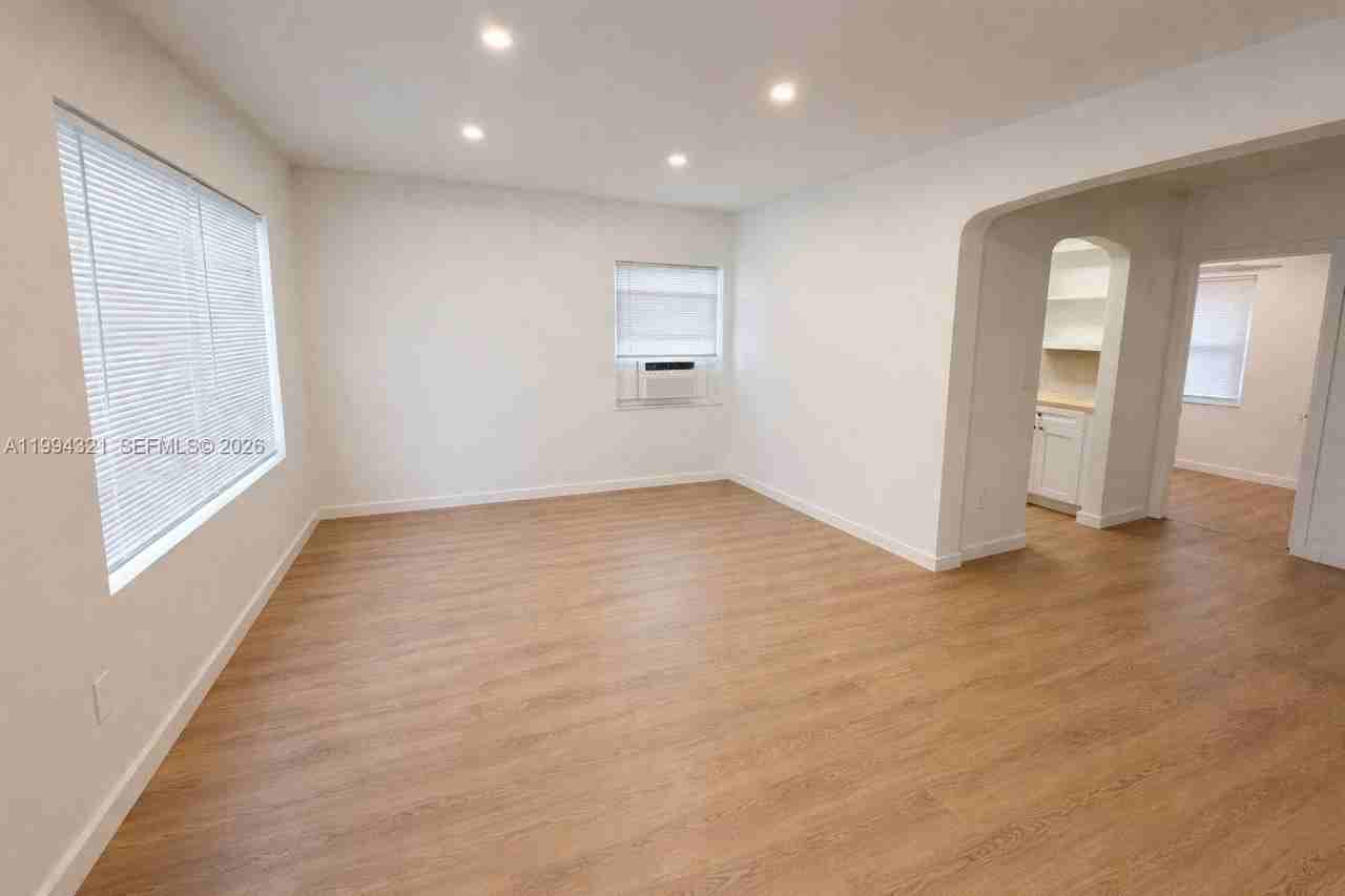 255 Nw 32nd St #1 - Photo 2 of 16