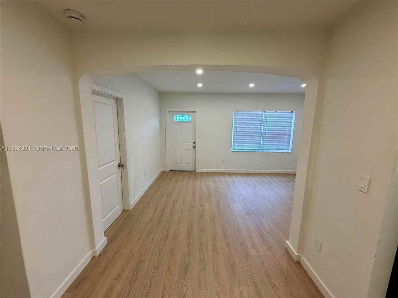 255 Nw 32nd St #1 - Photo 4 of 16