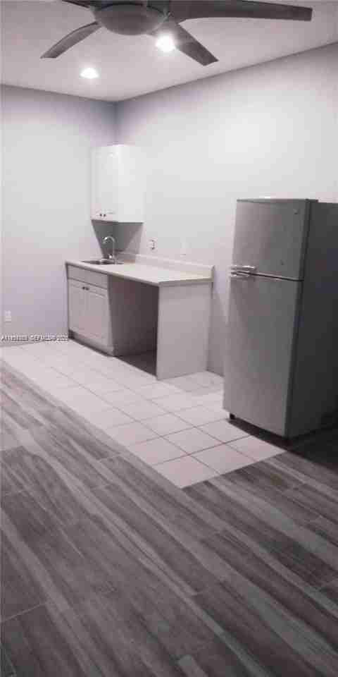 220 Sw 16th St #BACK - Photo 5 of 6