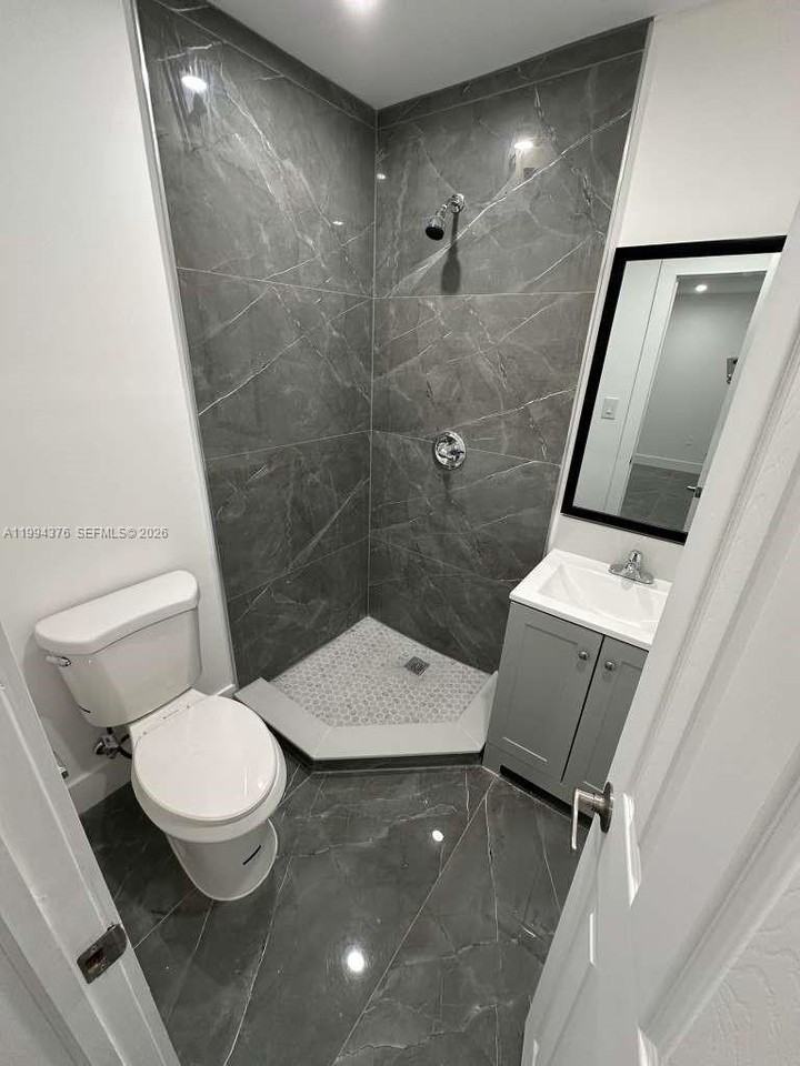 10825 Sw 145th Pl #2 - Photo 4 of 6