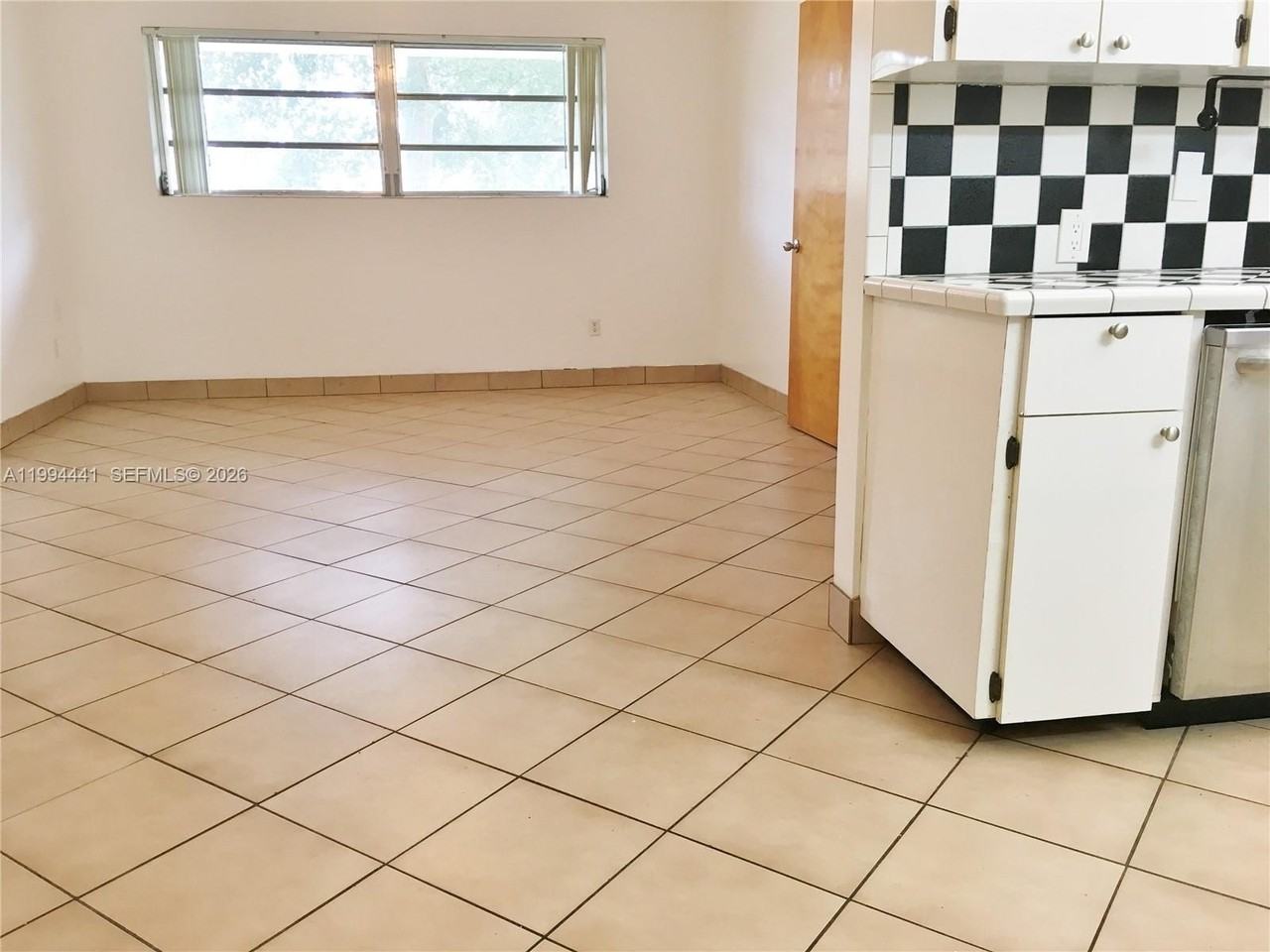 5831 Sw 62nd St #WEST - Photo 7 of 16