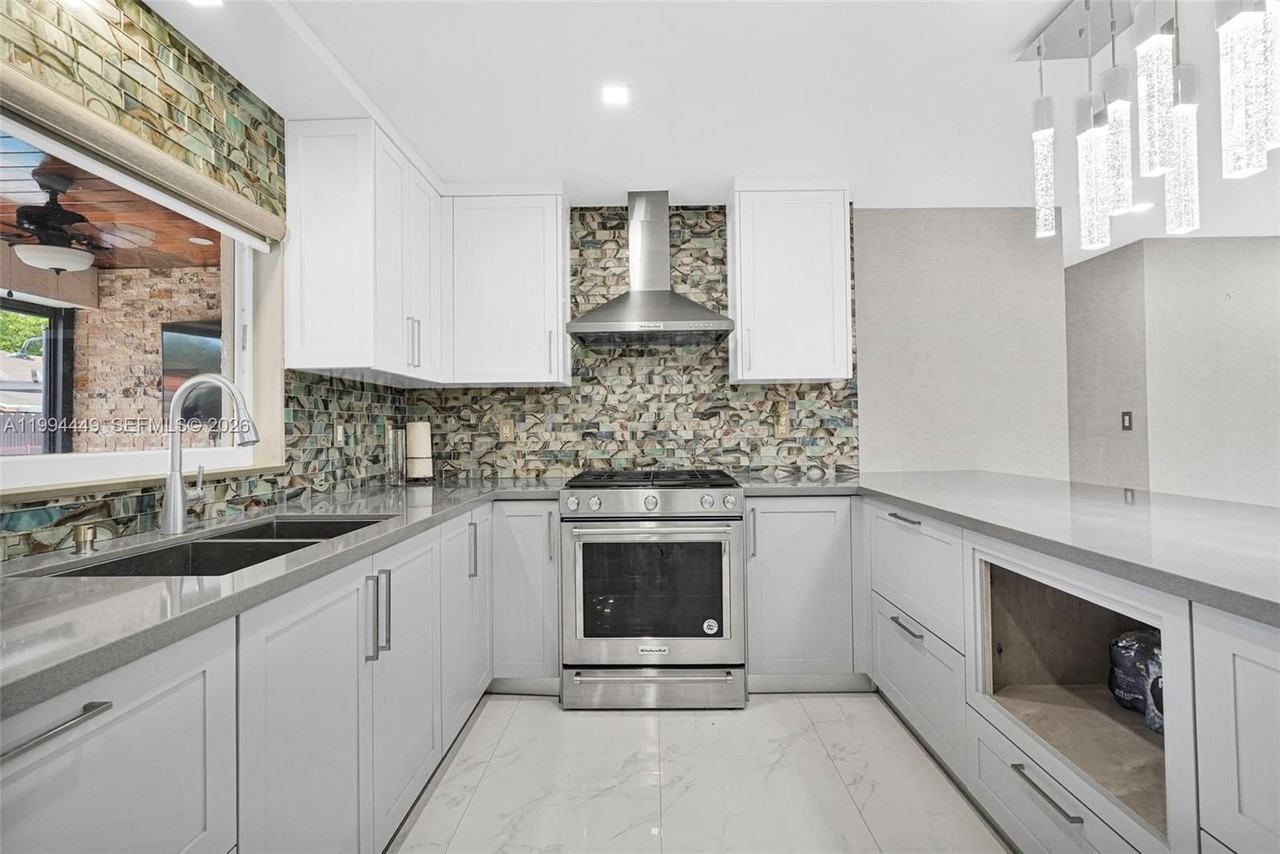 4225 Sw 133rd Ct - Photo 5 of 50