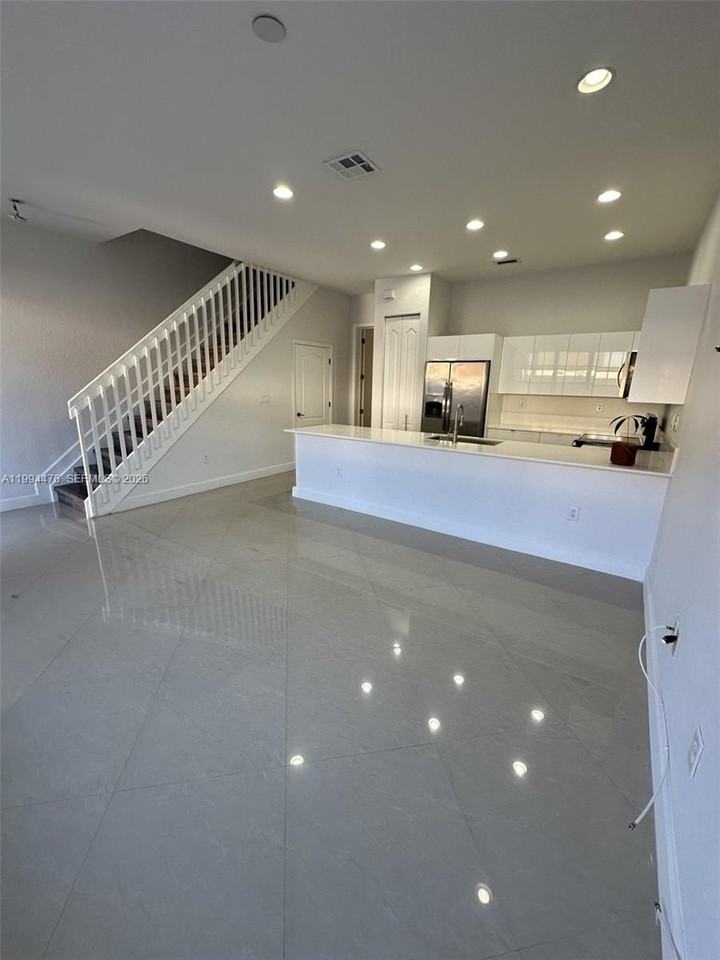 14623 Sw 7th St #4-12 - Photo 4 of 23