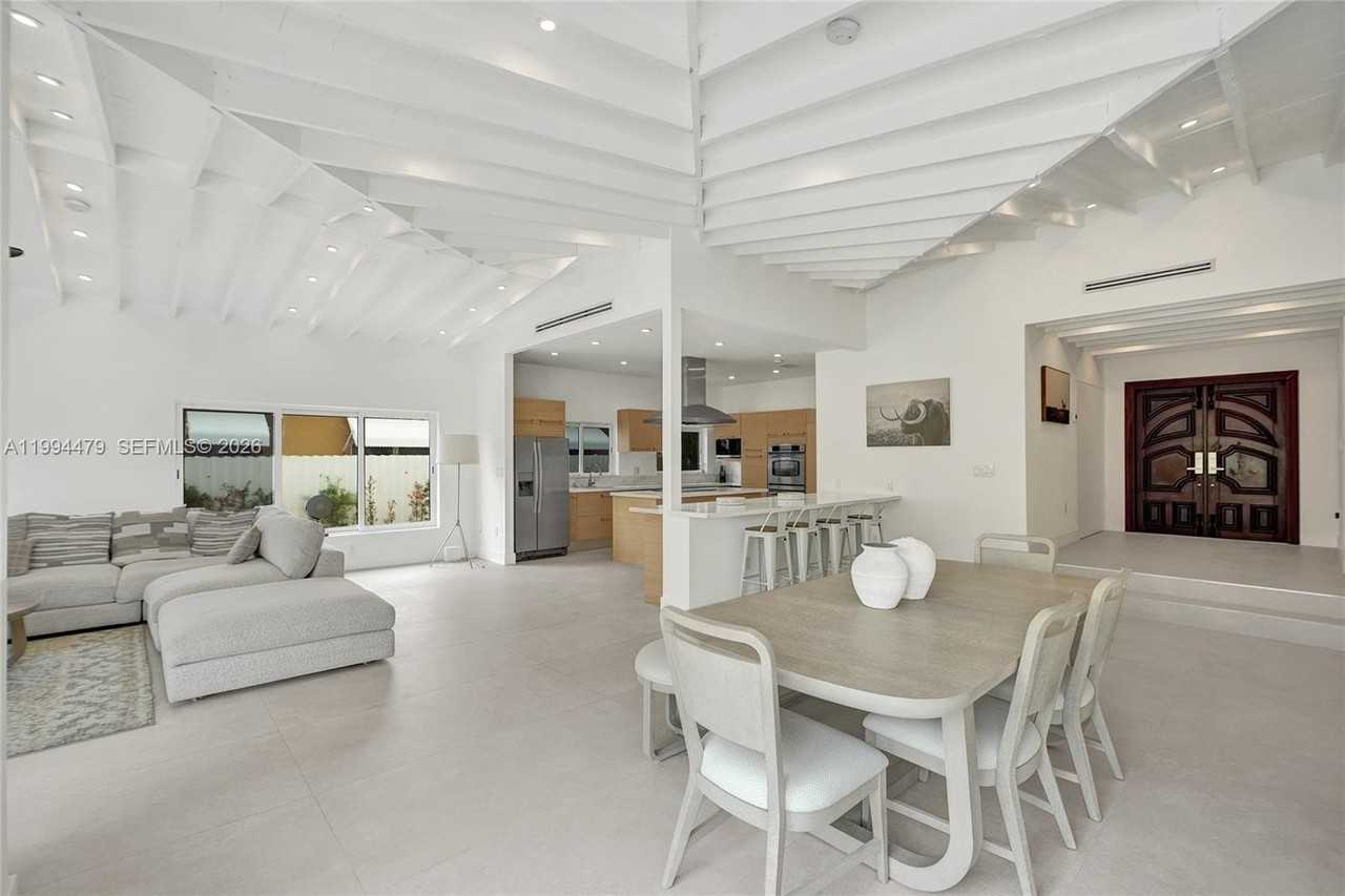 12478 N Bayshore Dr - Photo 7 of 50