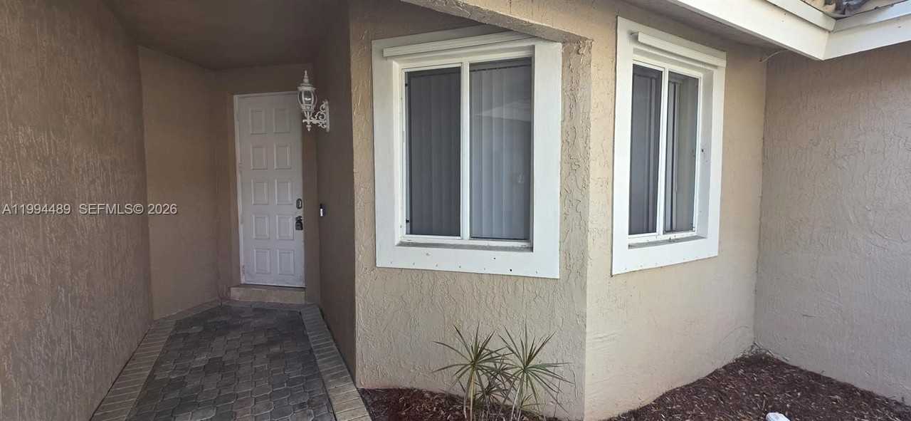 1078 Sw 158th Way #3-3 - Photo 3 of 29