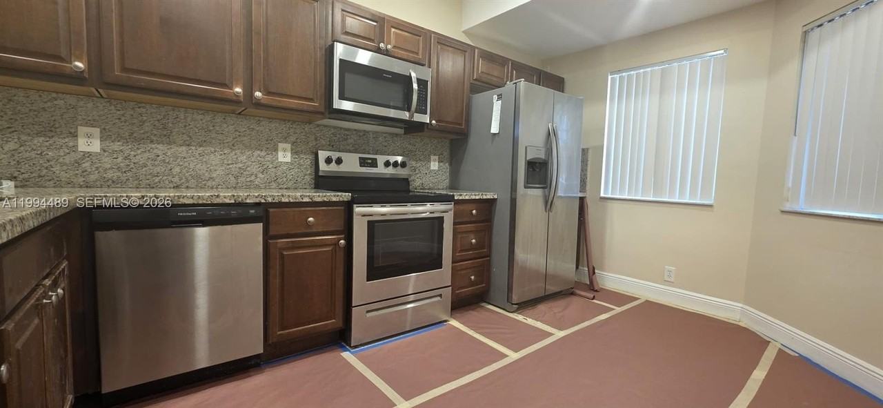 1078 Sw 158th Way #3-3 - Photo 6 of 29