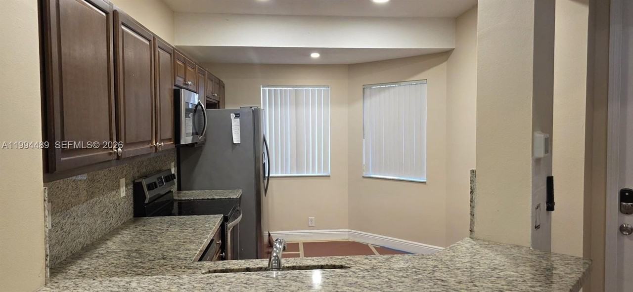 1078 Sw 158th Way #3-3 - Photo 7 of 29