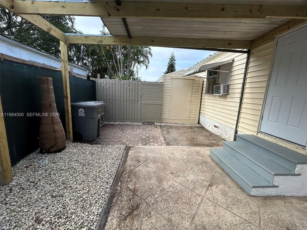 11942 N Branch Rd - Photo 4 of 32