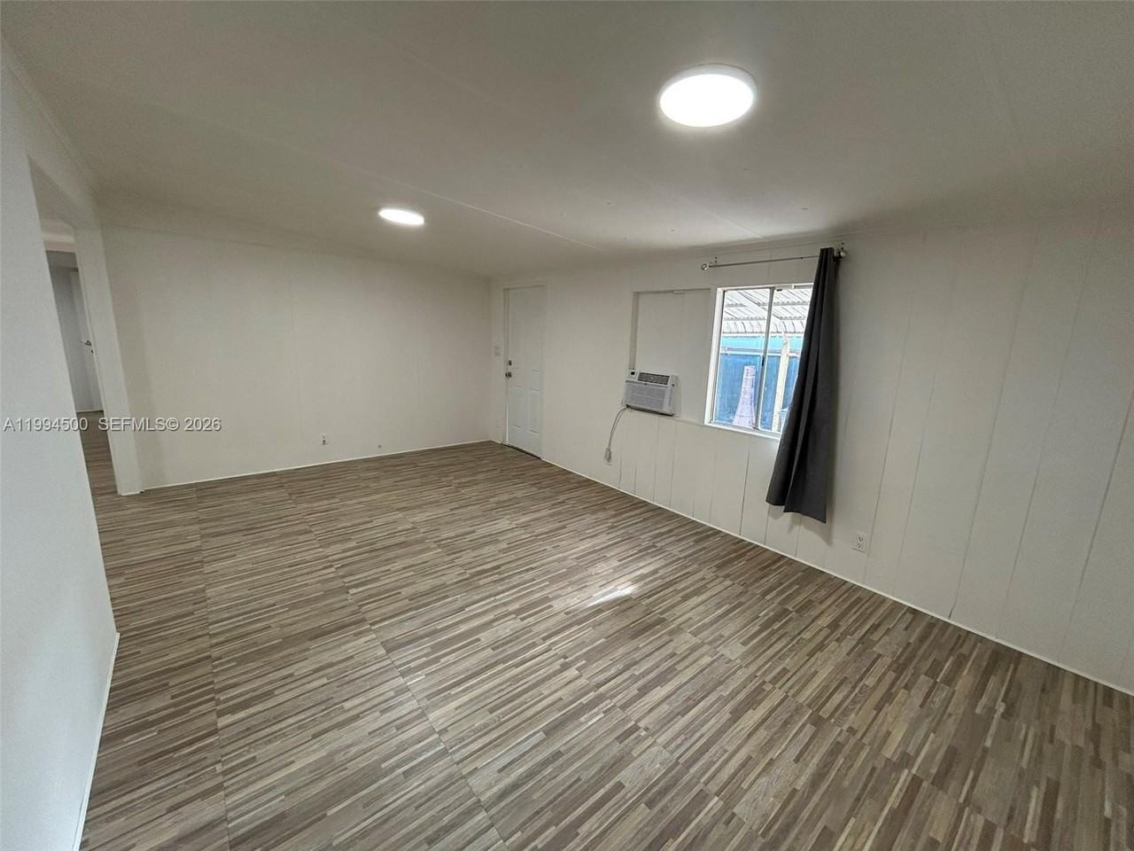 11942 N Branch Rd - Photo 7 of 32