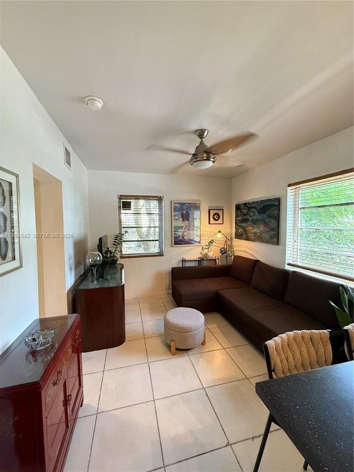 601 Michigan Ave #3 - Photo 2 of 10