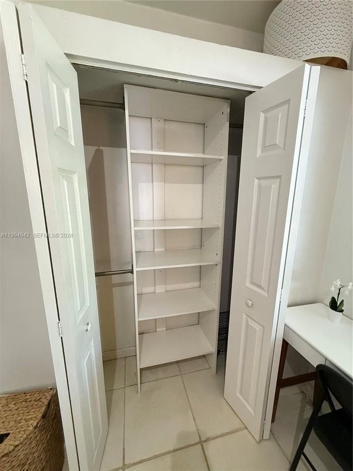 601 Michigan Ave #3 - Photo 4 of 10