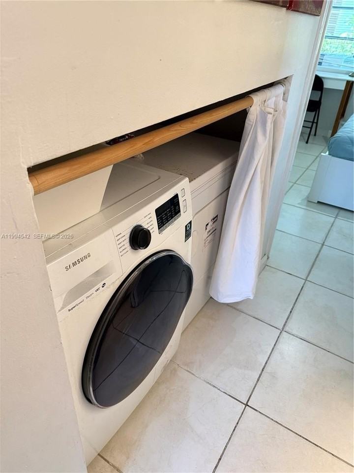 601 Michigan Ave #3 - Photo 5 of 10